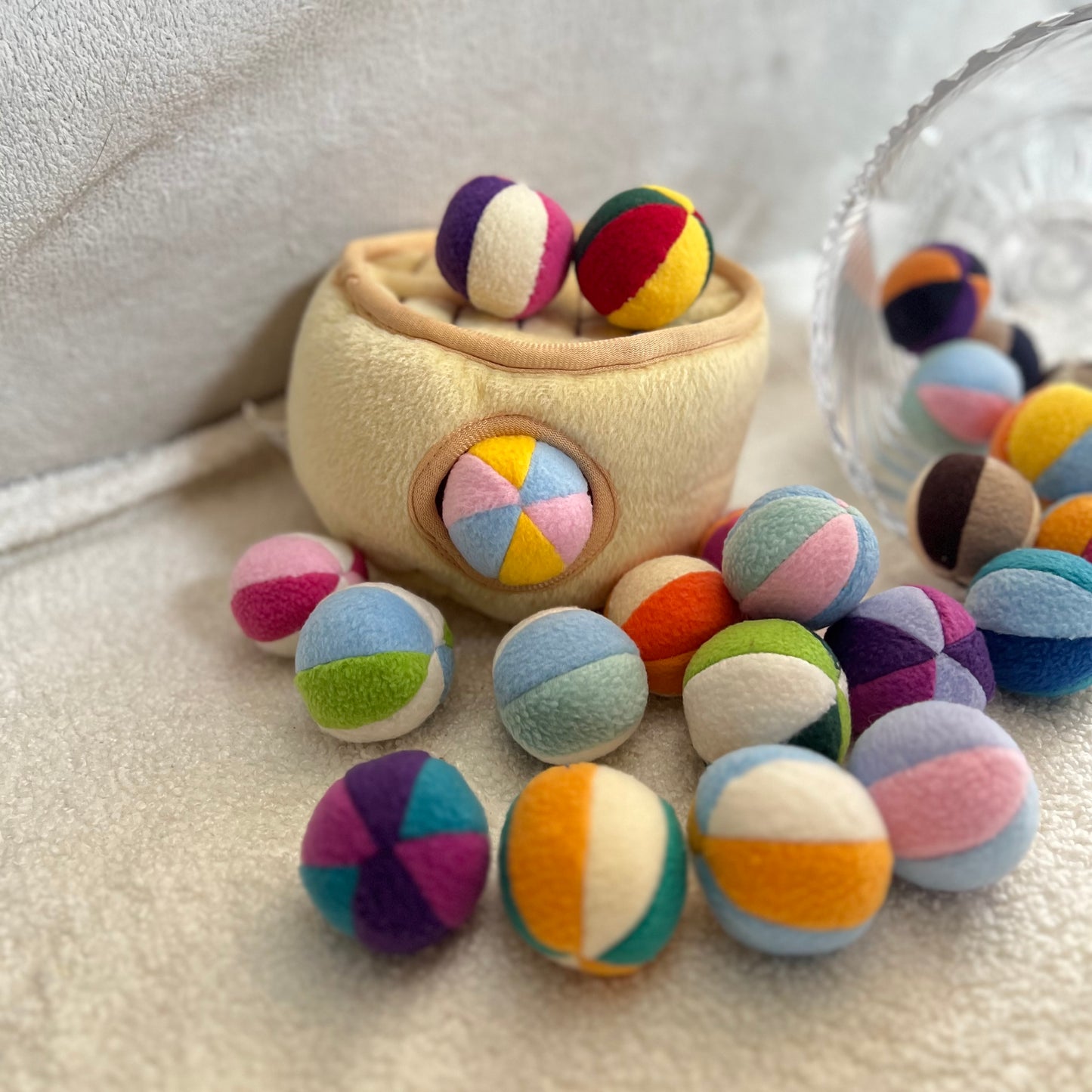 Tiny plush balls (5 per pack)