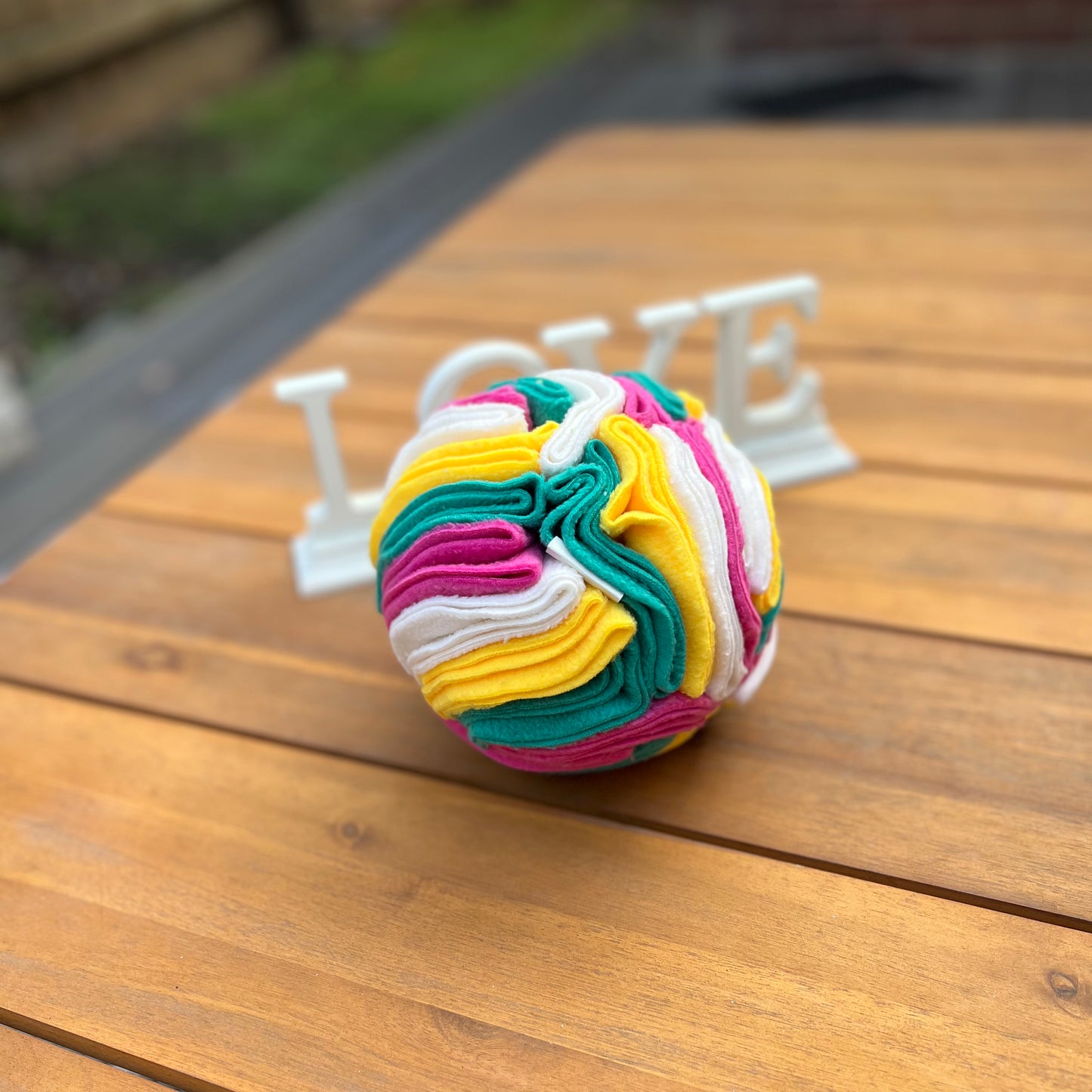 Multicolour Snuffle ball, medium