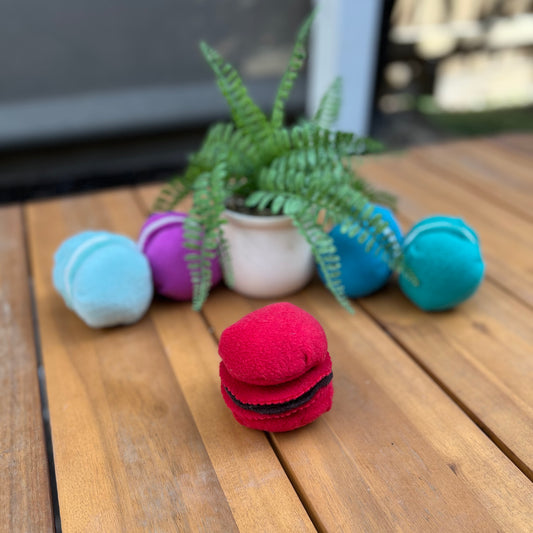Mini Macaron red chocolate