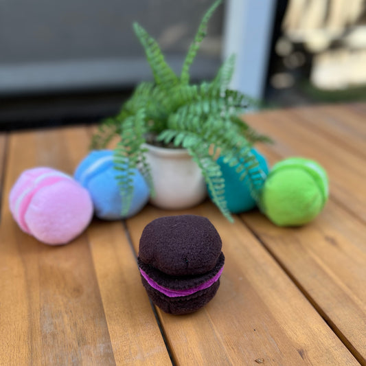 Mini Macaron chocolate purple
